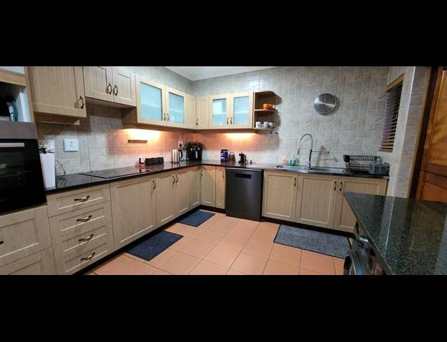 3 BEDROOM TOWNHOUSE FOR SALE IN DAWNCREST